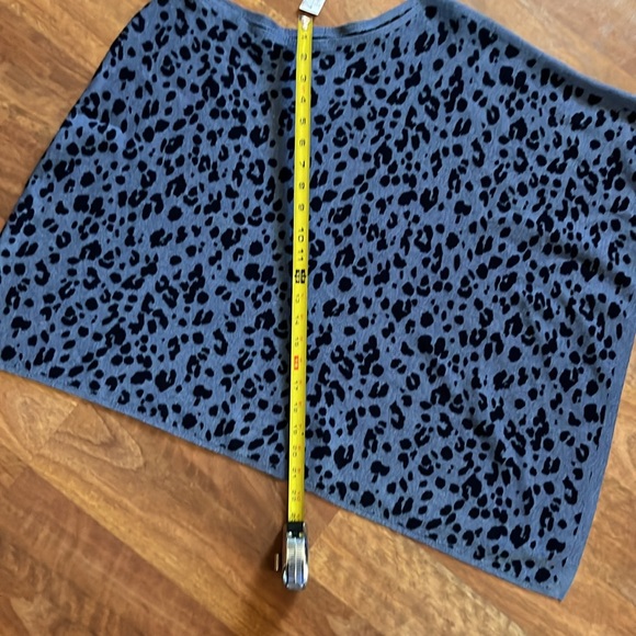 New Talbots M/L blue animal print poncho - Picture 11 of 13